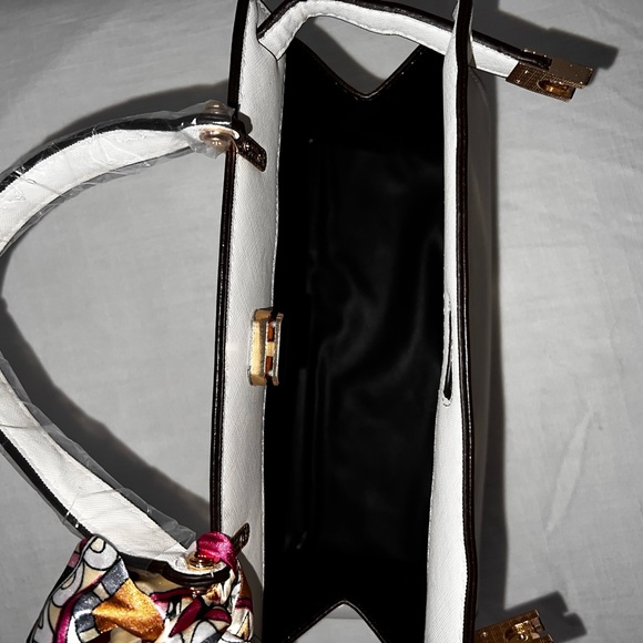 White brandnew none branded purse - Picture 10 of 10